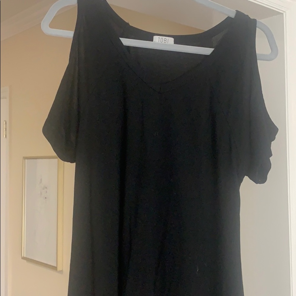 Shoulder less black v-neck